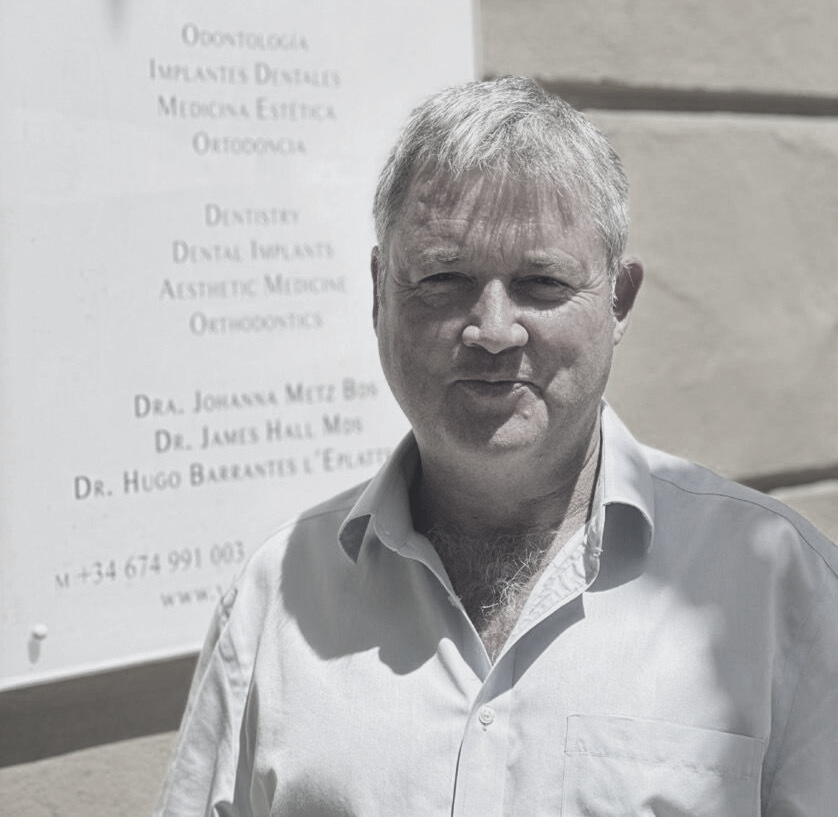 James Hall https://clinicaviaromana.com/wp-content/uploads/2025/07/James-Hall-e1765963965498.png